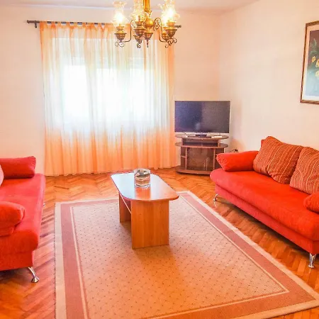 Kate Apartman