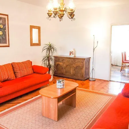 Kate Apartman