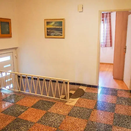 Kate Apartman